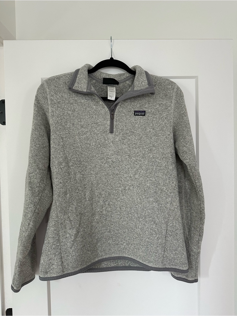 Patagonia women’s  Light Gray Quarter-Zip Fleece Pullover